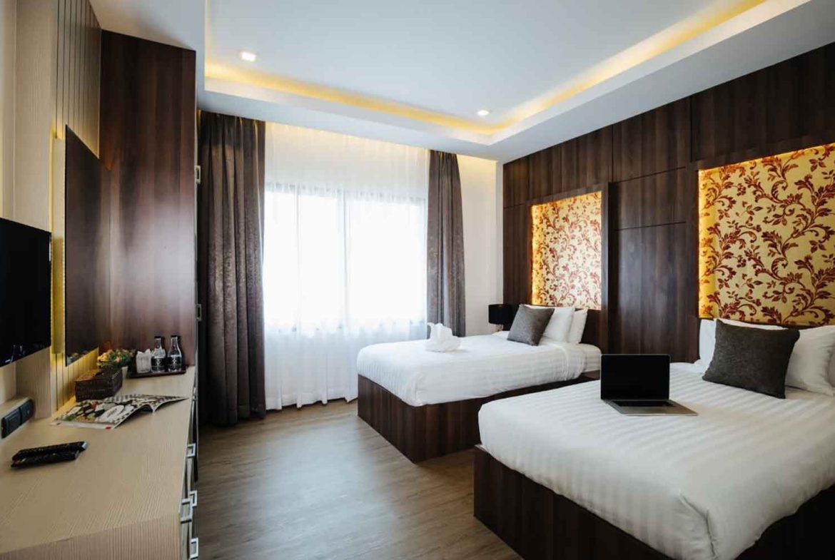 Beautiful 6 Bedroom Home With Pool - Chiang Mai