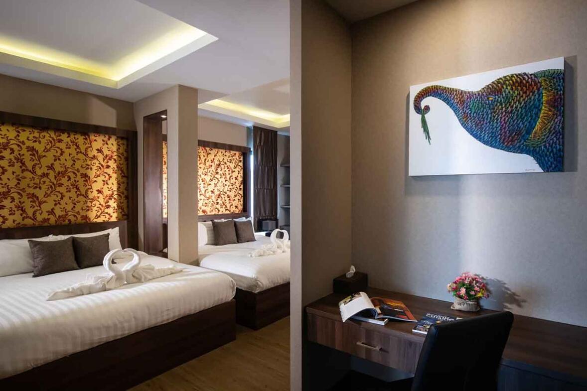 Beautiful 6 Bedroom Home With Pool - Chiang Mai