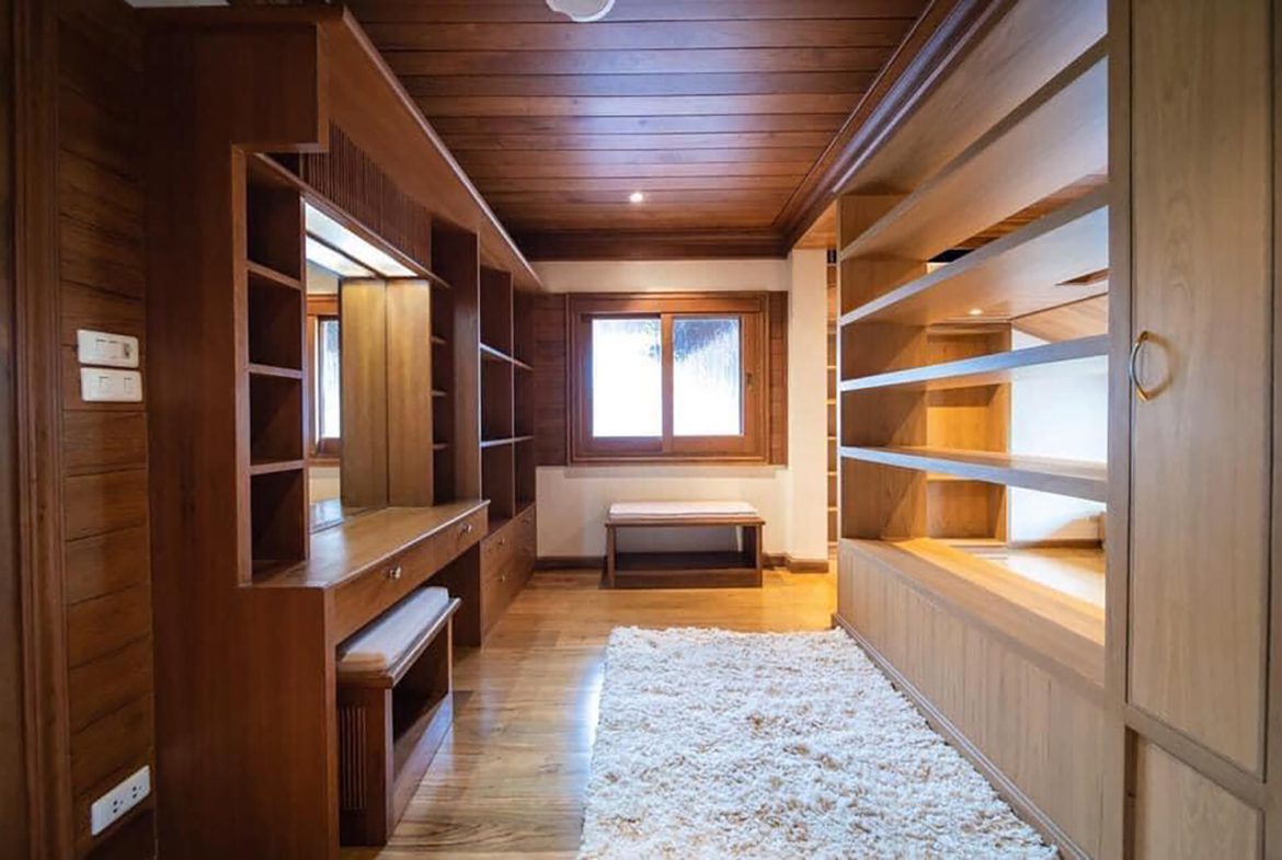 Contemporary Thai Teak House