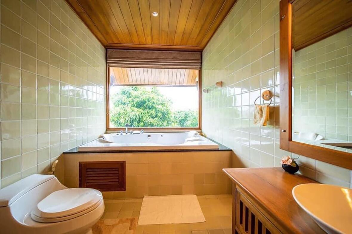 Contemporary Thai Teak House