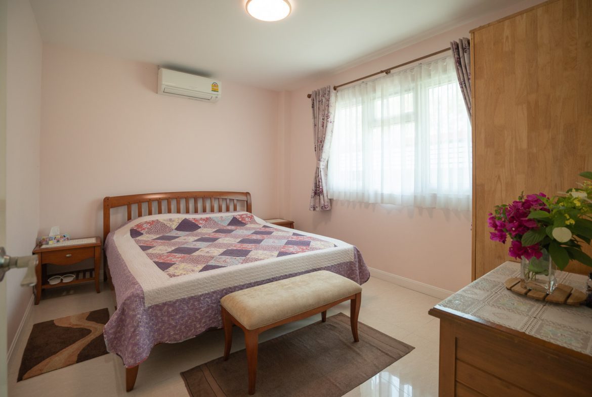 Exceptional Bungalow With Charming Garden, San Pak Waan