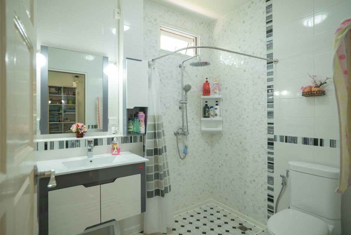 Exceptional Bungalow With Charming Garden, San Pak Waan