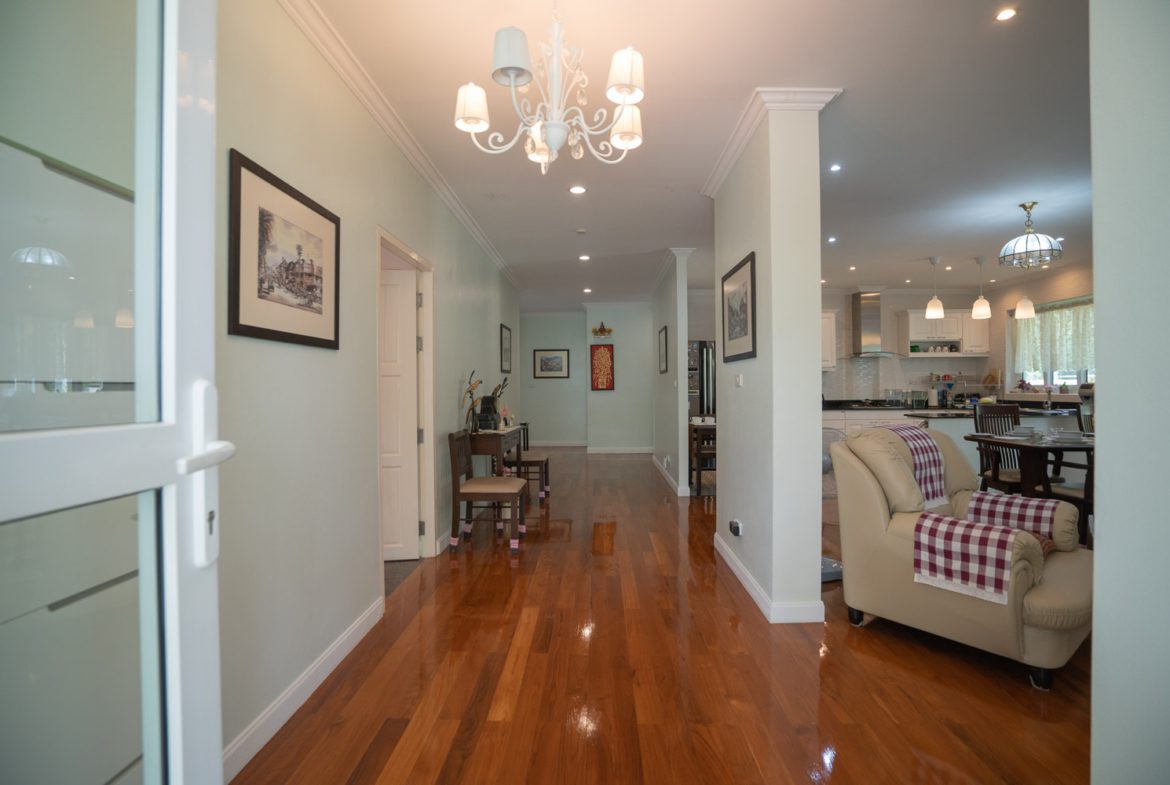 Exceptional Bungalow With Charming Garden, San Pak Waan