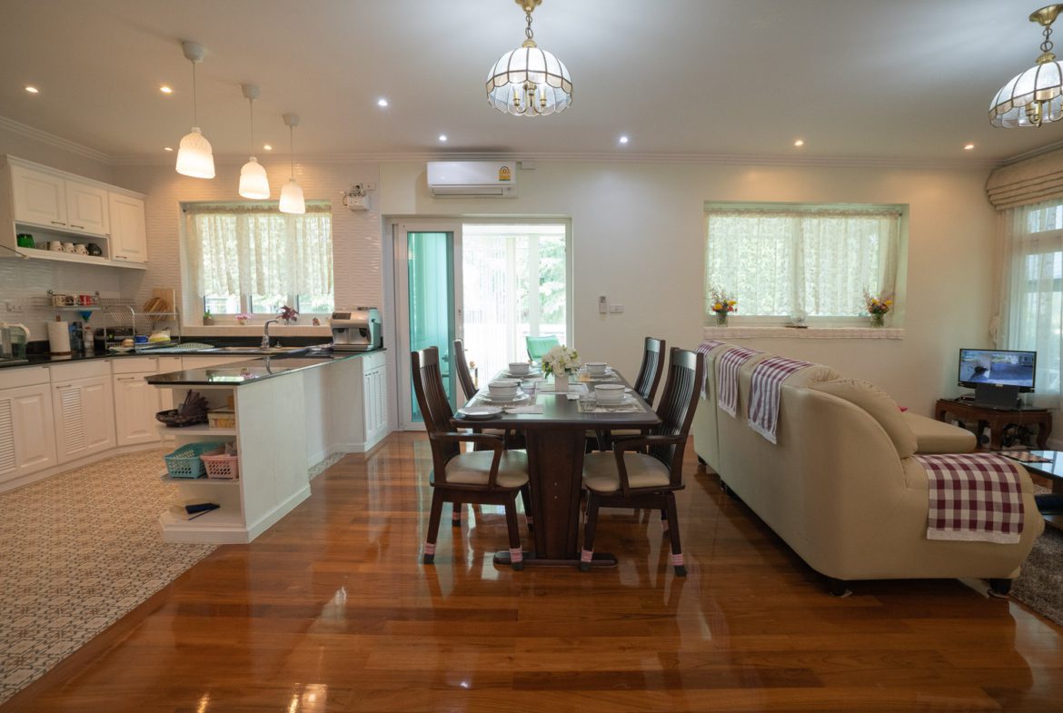 Exceptional Bungalow With Charming Garden, San Pak Waan