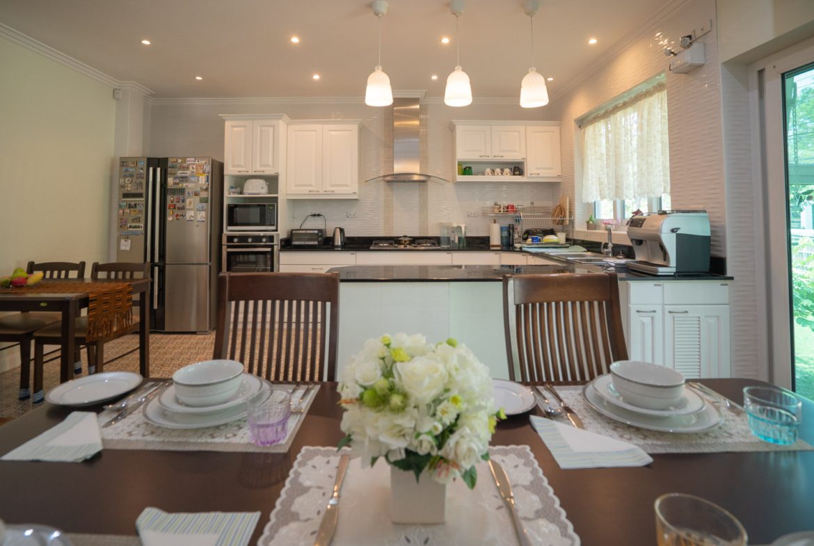 Exceptional Bungalow With Charming Garden, San Pak Waan