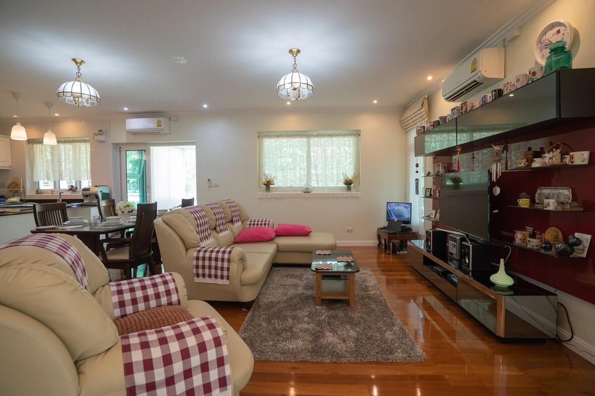 Exceptional Bungalow With Charming Garden, San Pak Waan