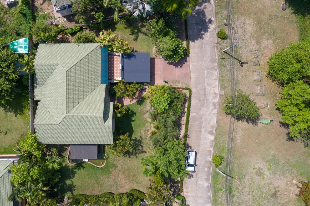 Lana Pinery, Large Family Home