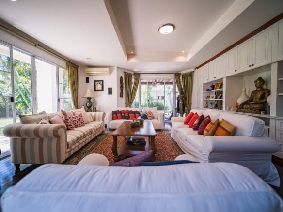 Lana Pinery, Large Family Home