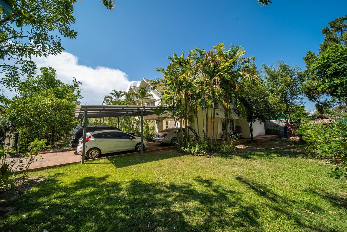 Lana Pinery, Large Family Home, Chiang Mai