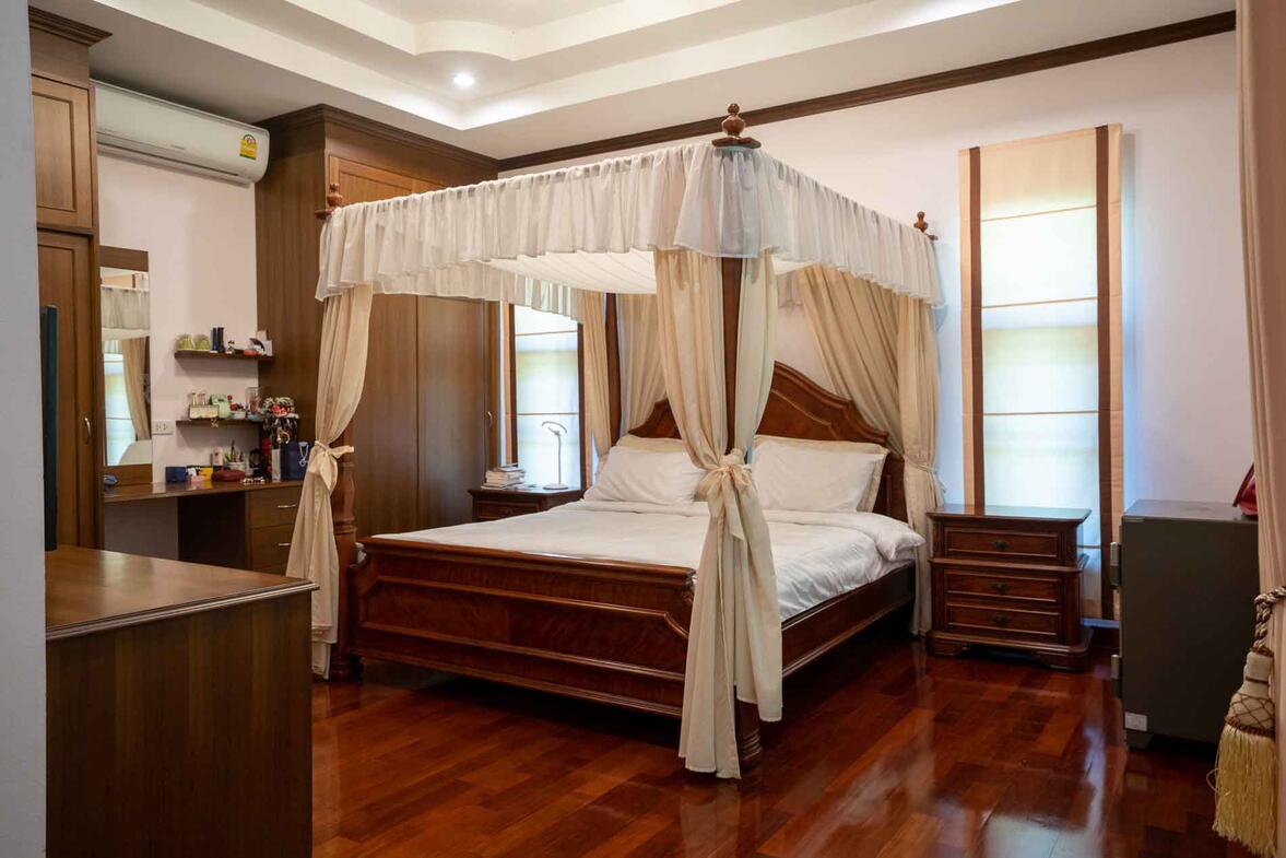 Sanpakwan 4 Bedroom Bunaglow