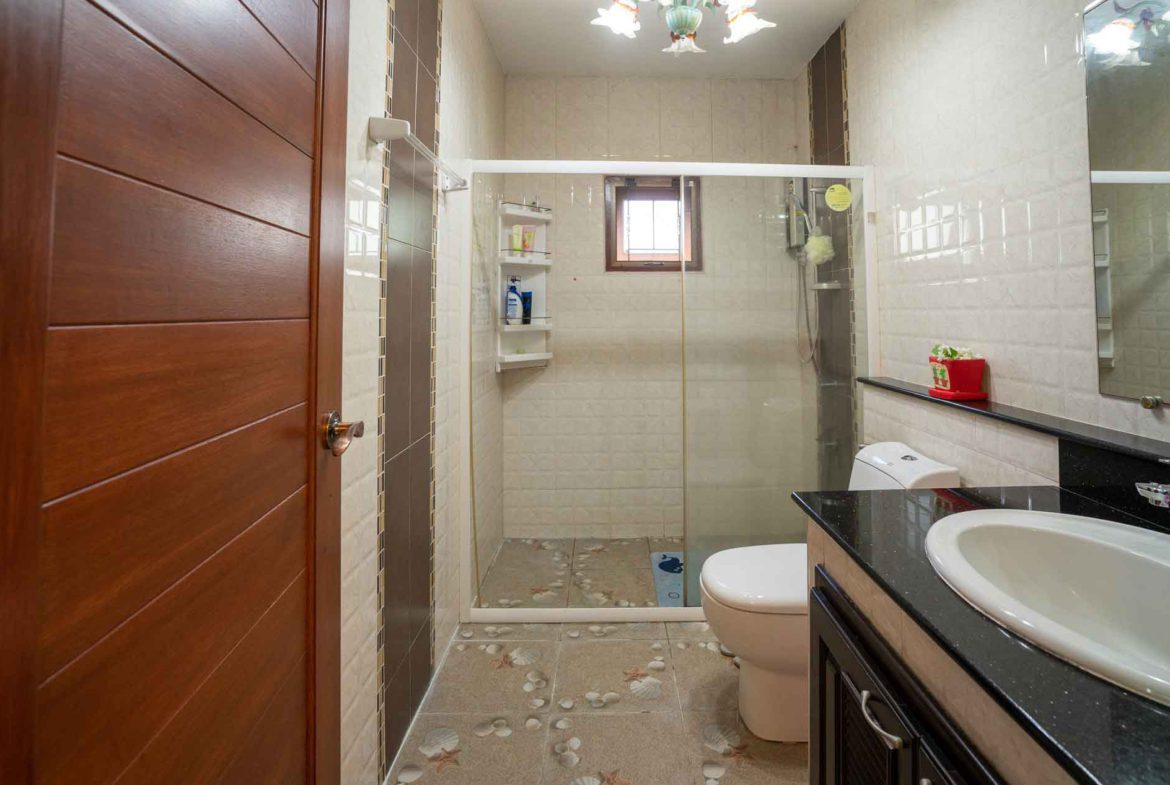 Sanpakwan 4 Bedroom Bunaglow