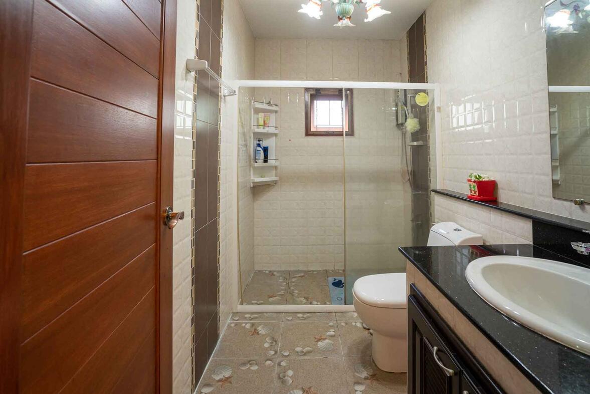 Sanpakwan 4 Bedroom Bunaglow