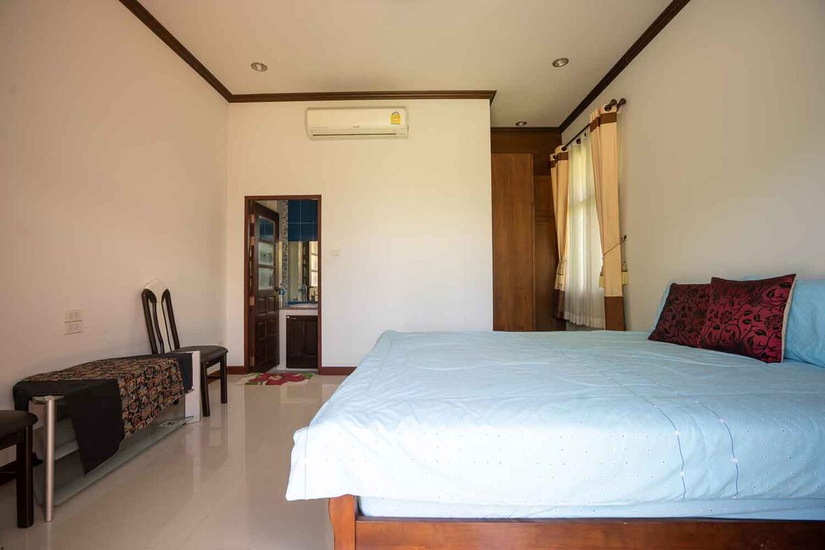 Sanpakwan 4 Bedroom Bunaglow