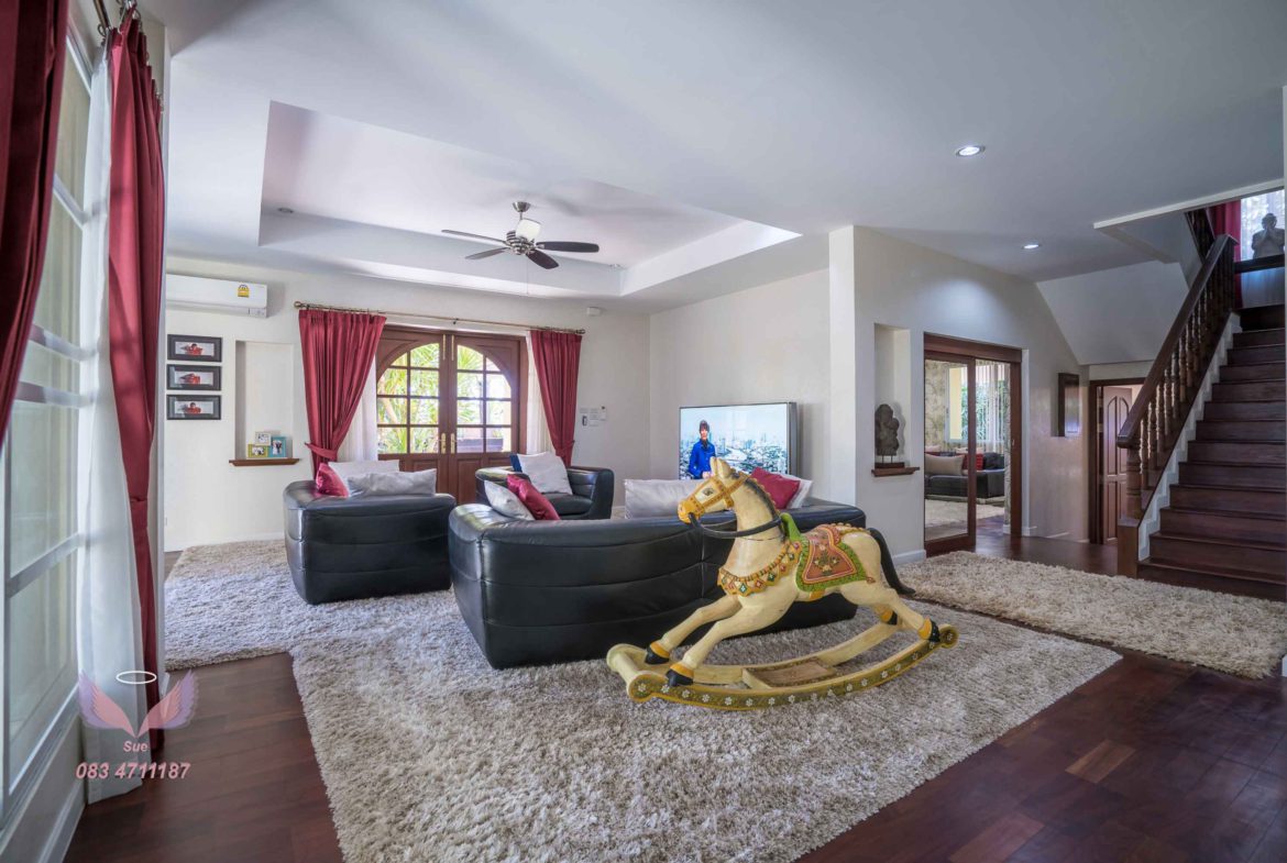 Beautiful 4 Bedroom Luxury Family Home - Chiang Mai