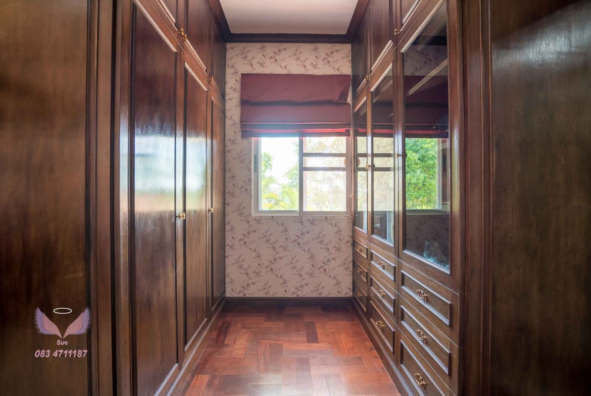 Beautiful 4 Bedroom Luxury Family Home - Chiang Mai