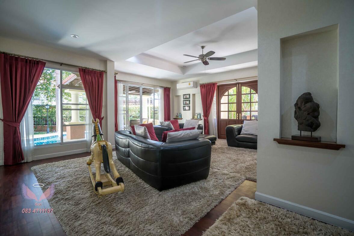 Beautiful 4 Bedroom Luxury Family Home - Chiang Mai