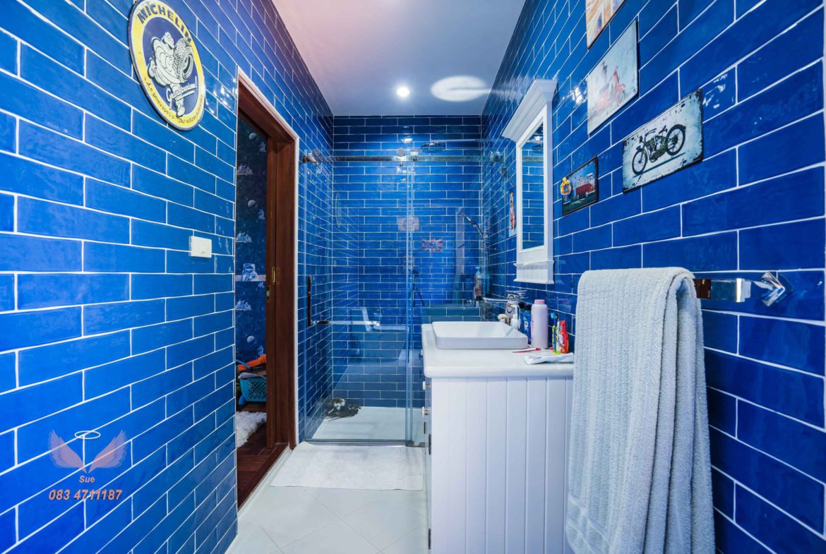 Beautiful 4 Bedroom Luxury Family Home - Chiang Mai