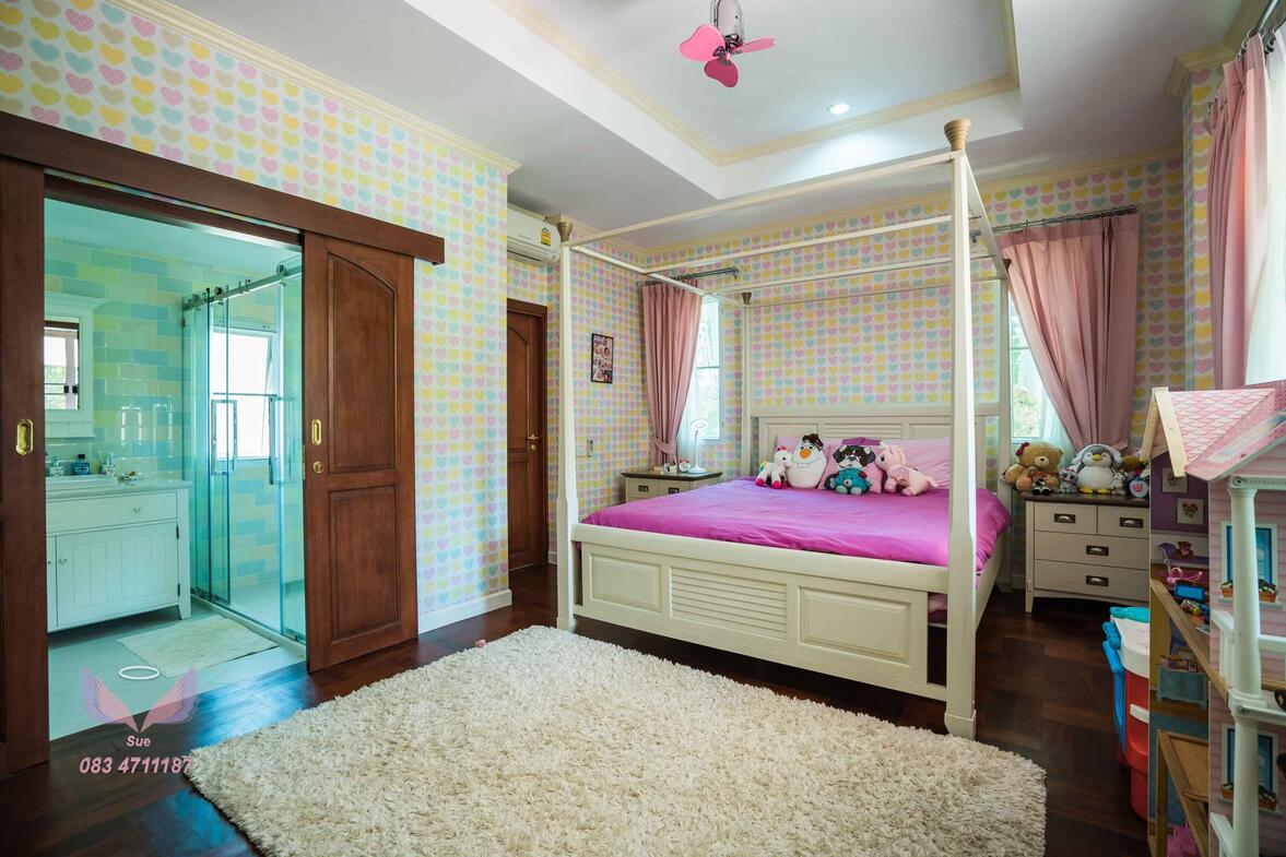 Beautiful 4 Bedroom Luxury Family Home - Chiang Mai