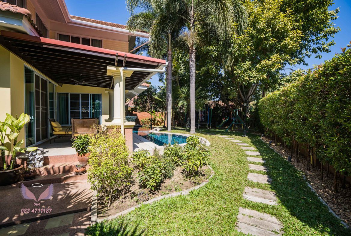 Beautiful 4 Bedroom Luxury Family Home - Chiang Mai