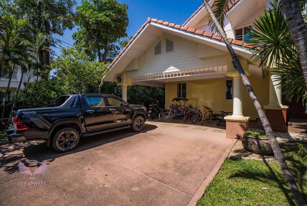 Beautiful 4 Bedroom Luxury Family Home - Chiang Mai