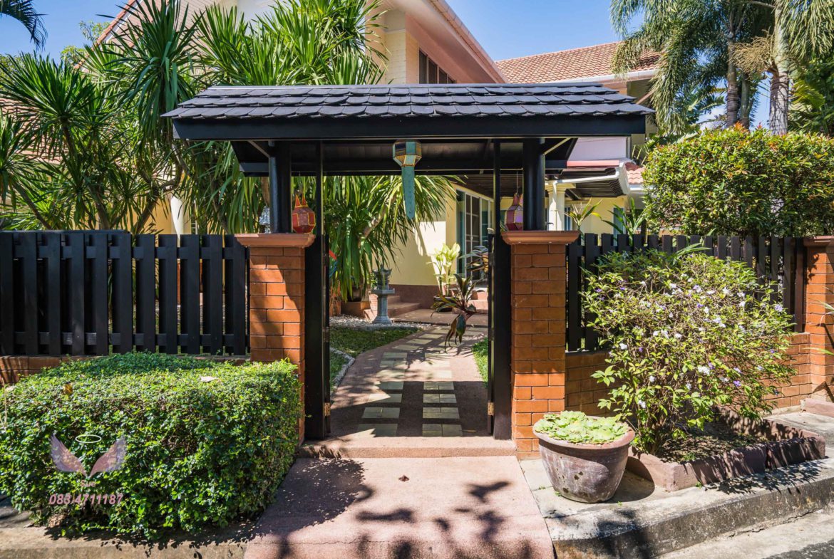 Beautiful 4 Bedroom Luxury Family Home - Chiang Mai