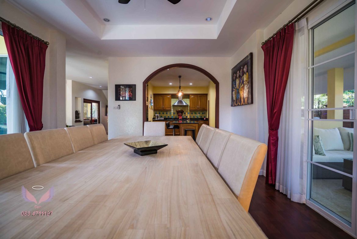 Beautiful 4 Bedroom Luxury Family Home - Chiang Mai