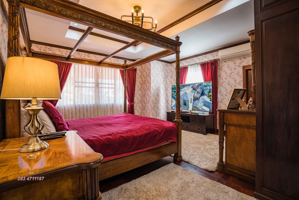Beautiful 4 Bedroom Luxury Family Home - Chiang Mai