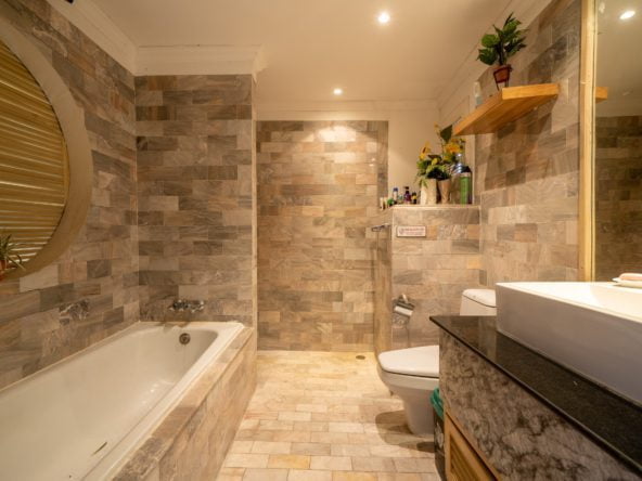 Fantastic Value Penthouse, Stunning Views, Ready To Renovate