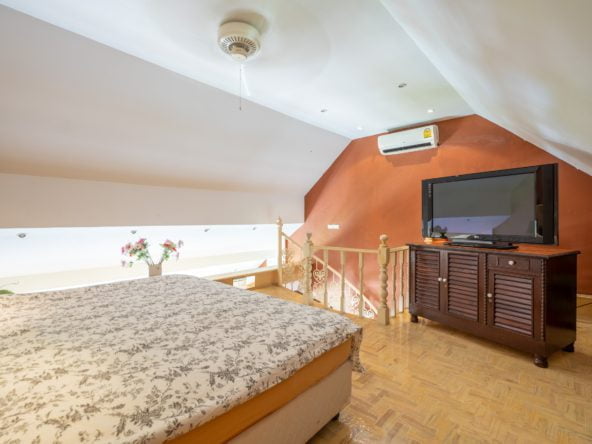 Fantastic Value Penthouse, Stunning Views, Ready To Renovate
