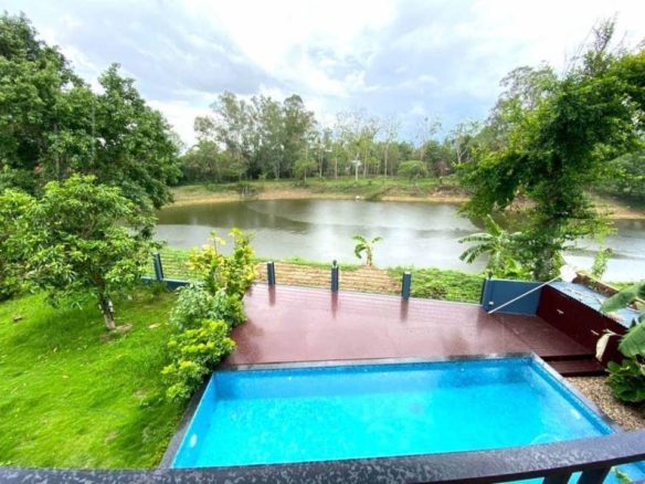 Beautiful Modern Contemporary Pool Villa with Lake View, Jacuzzi and doggy house