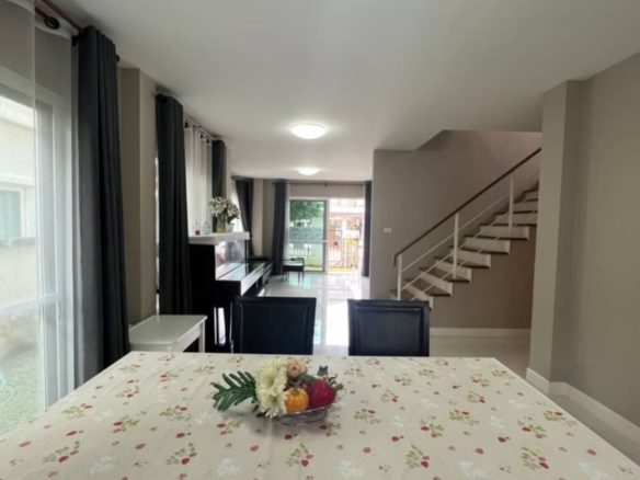 The Large Beautiful House 2-Storey 3 Bedrooms With Small Garden in Hang Dong is Only 25 minutes from the City Center
